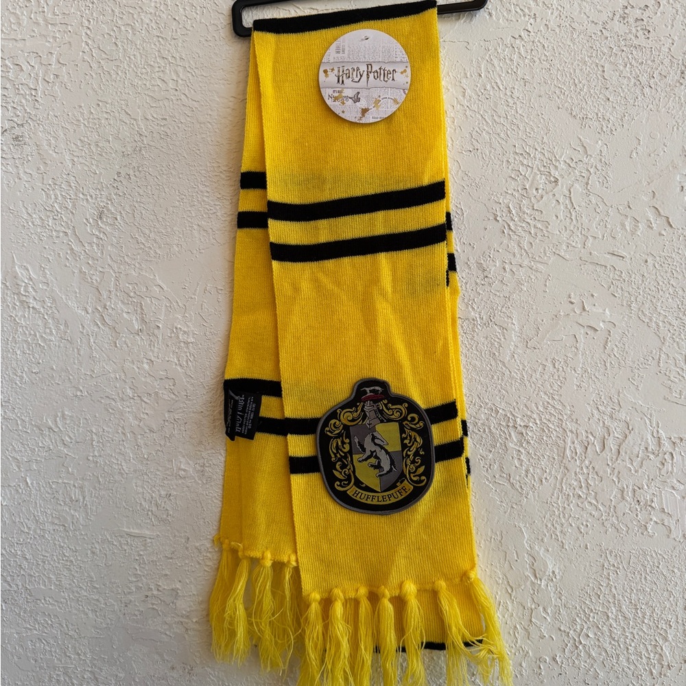 Harry Potter Hufflepuff Yellow and Black Scarf